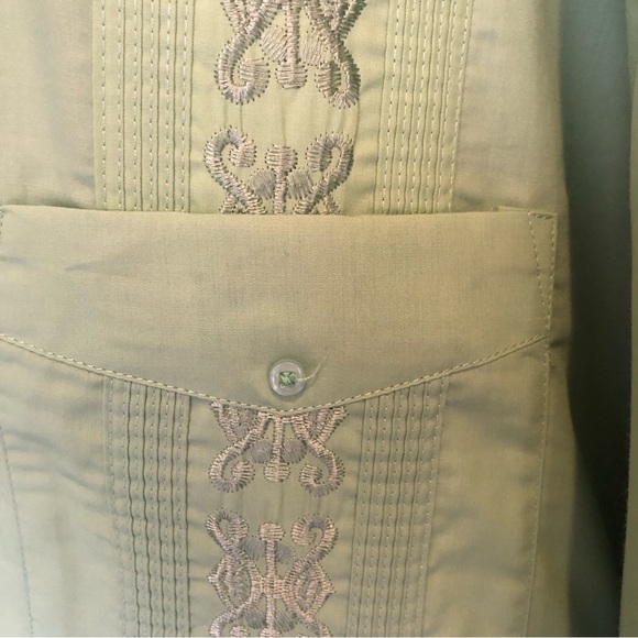 NWOT Lime Green Embroidered Guayabera Mini Pleated Cabana 2X Shirt - Picture 5 of 7